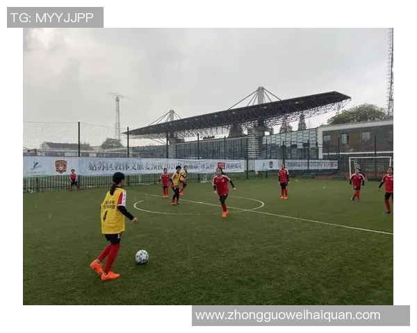 44号球星闪耀绿茵场再创辉煌引领球队奋勇前行书写传奇篇章